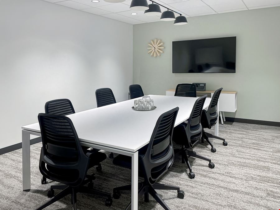 IL, Westmont - Oakmont Plaza Drive