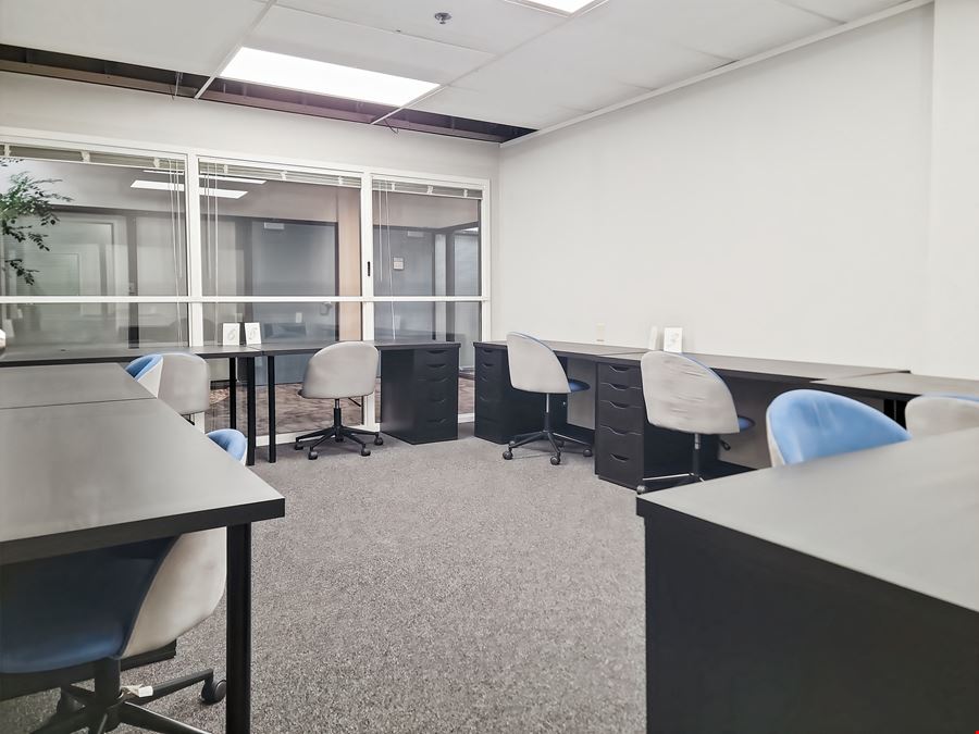 WI, Brookfield - Bishops Way