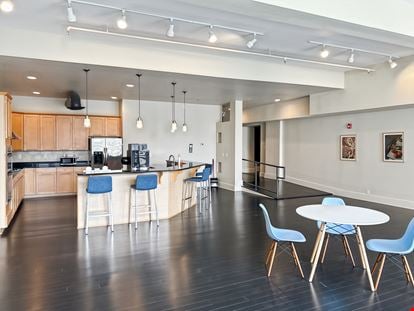 Regus - Indianapolis - E Washington Street