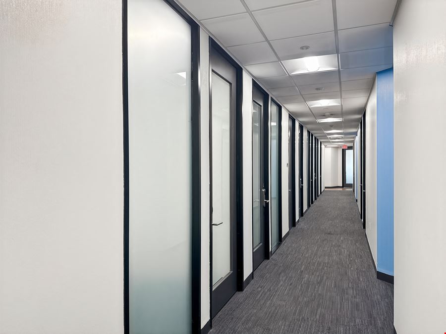 LA, New Orleans - Place St. Charles