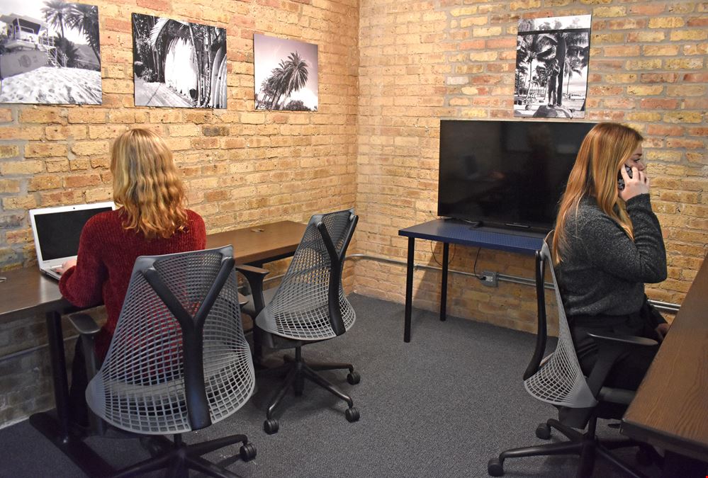 4-6 Person Office