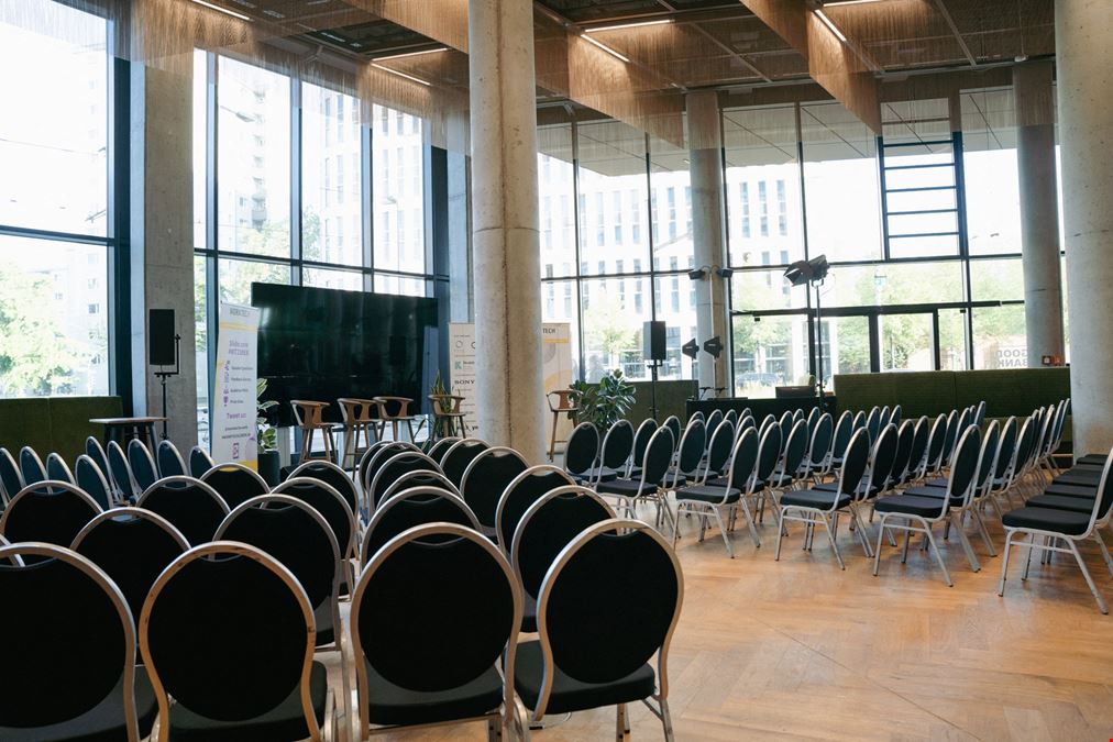 EDGE Grand Central - Berlin