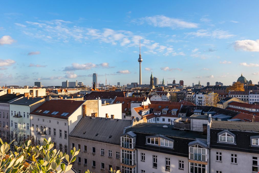 THE GATE BERLIN - TOR 177 Back