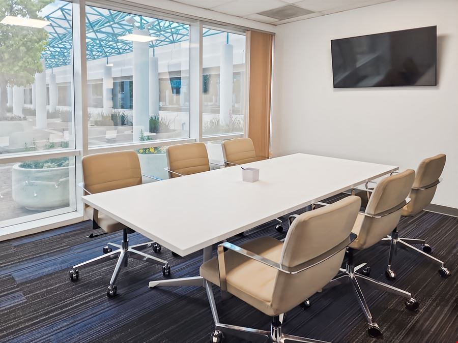 CA, Menlo Park - Commonwealth Dr