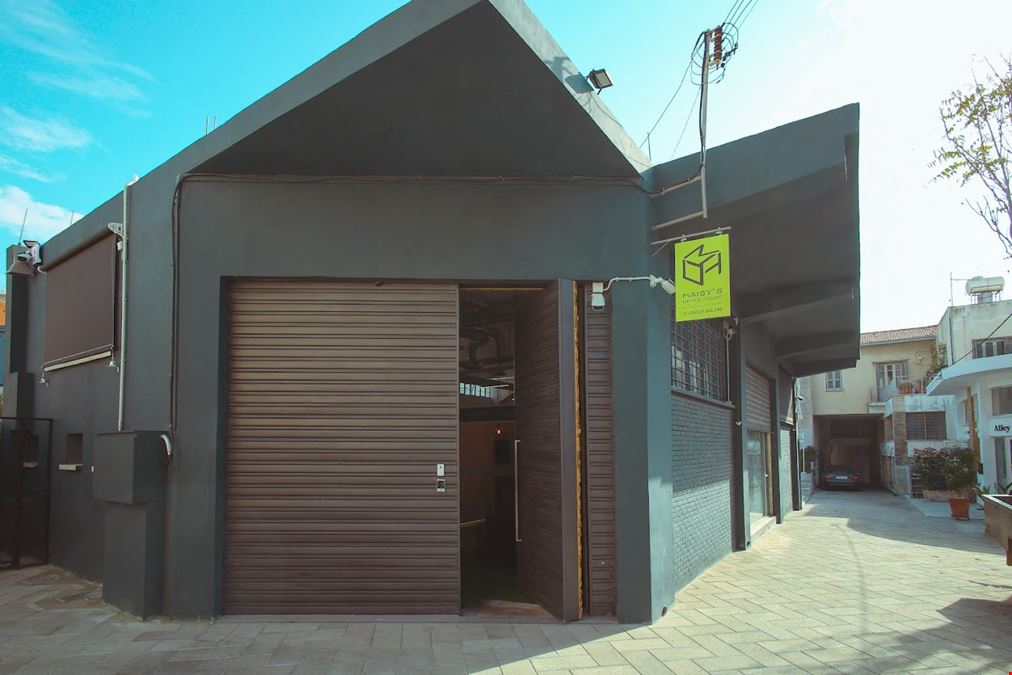 Maisy's Office House