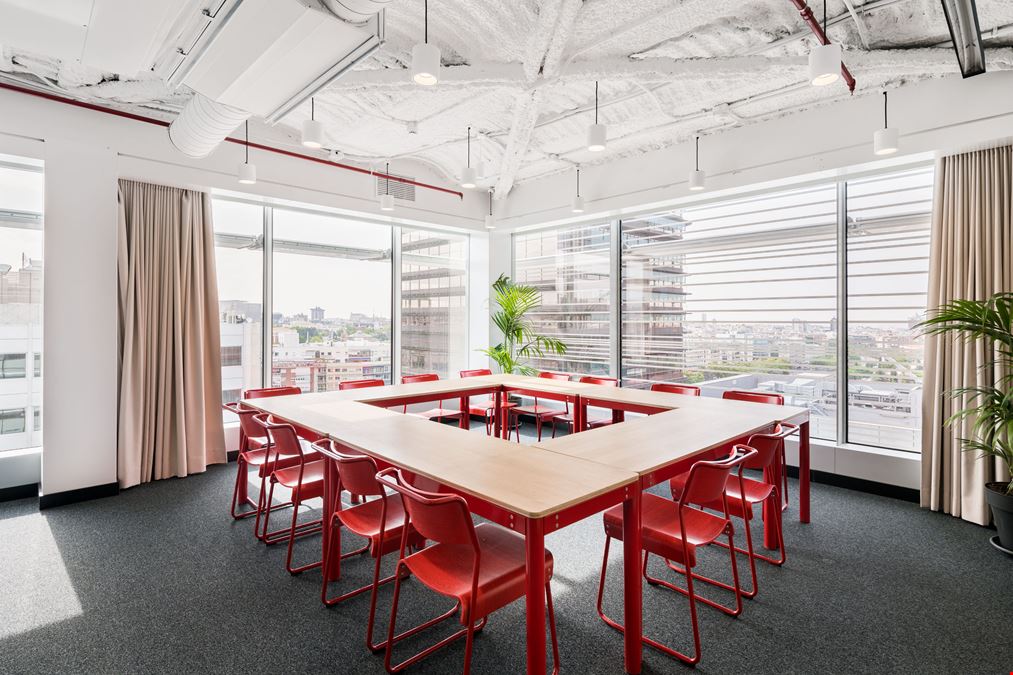 Paseo de la Castellana, 77