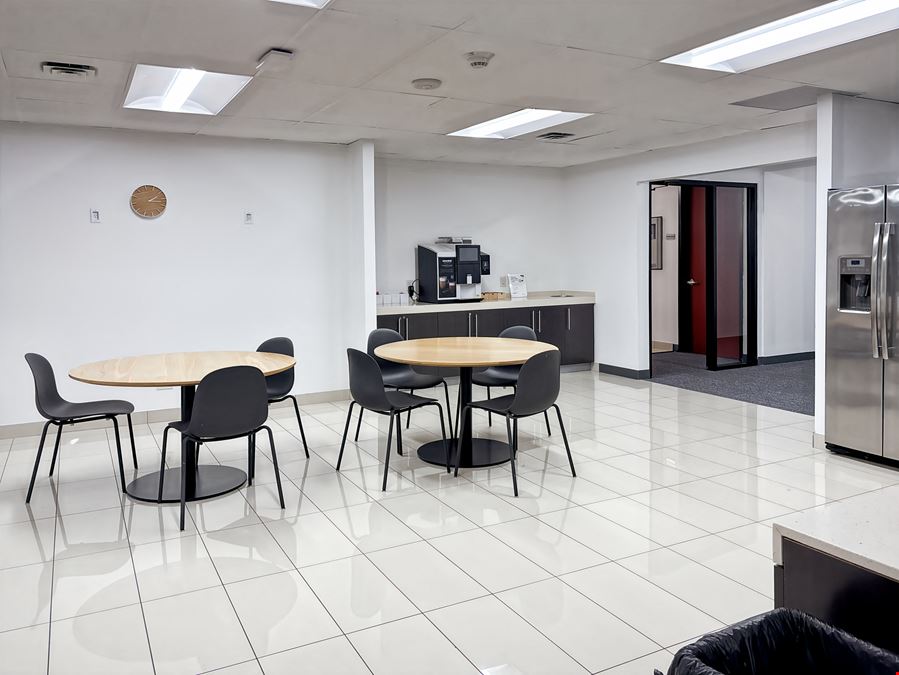 Regus - Irving - 320 Decker Drive