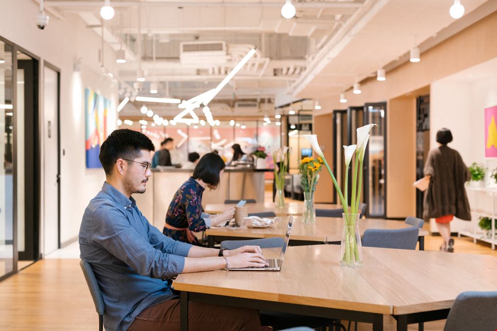 Everbright Ashmore Centre