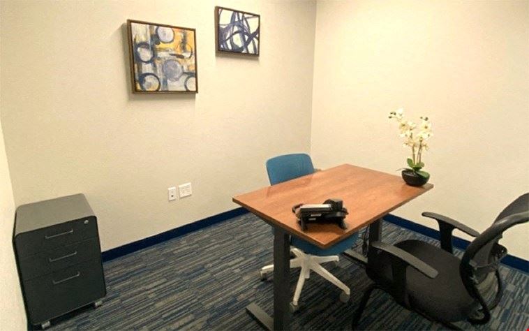 Day Office 4 ($20/hr or 1cr/hr)