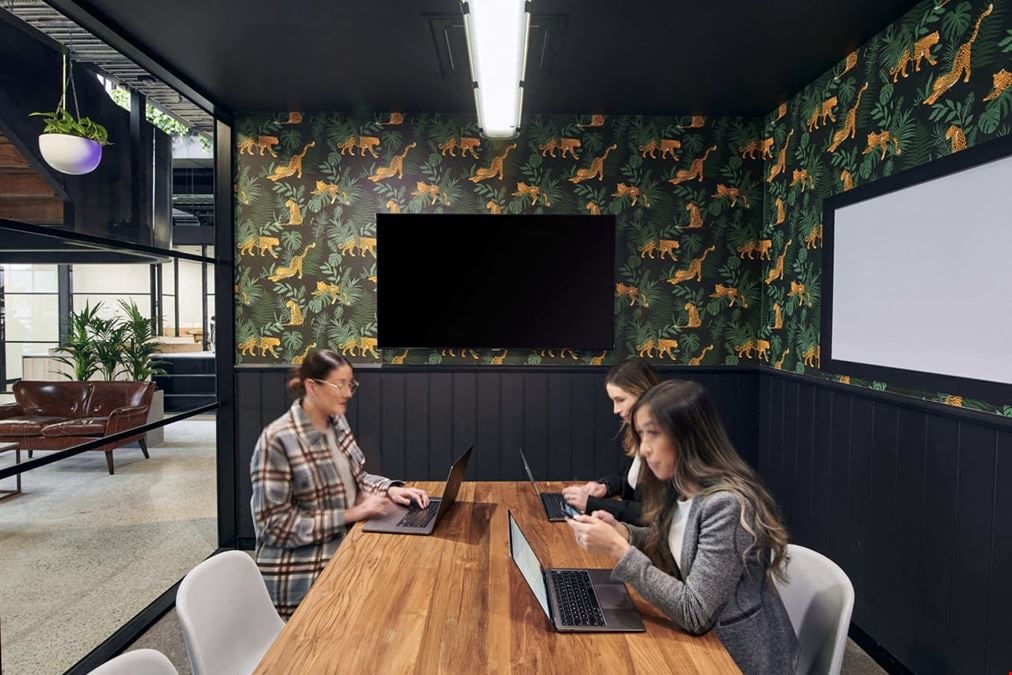 Cubes.Co - CreativeCubes.Co - Carlton