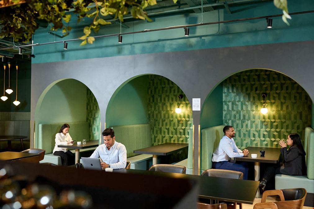 iQ Offices – 1155 Rue Metcalfe