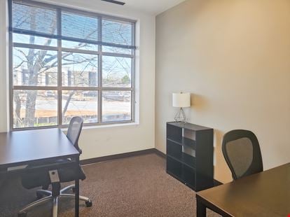 Regus - Fayetteville - Main Street Office Center