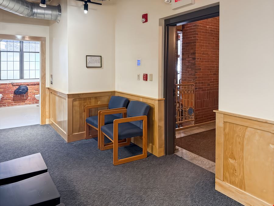 Regus - Tilton - W Main St