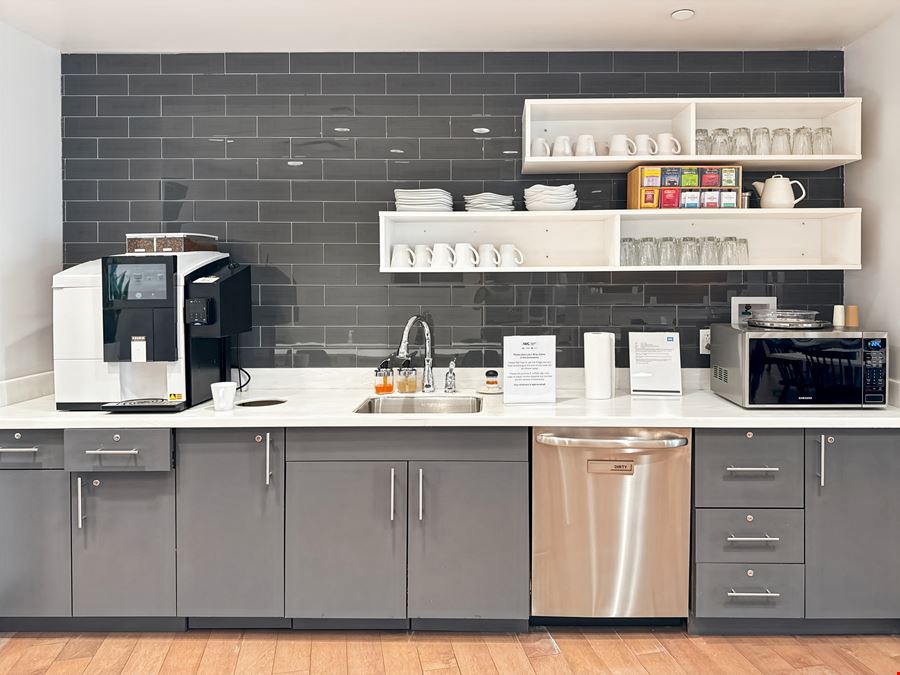 LA, New Orleans - Place St. Charles