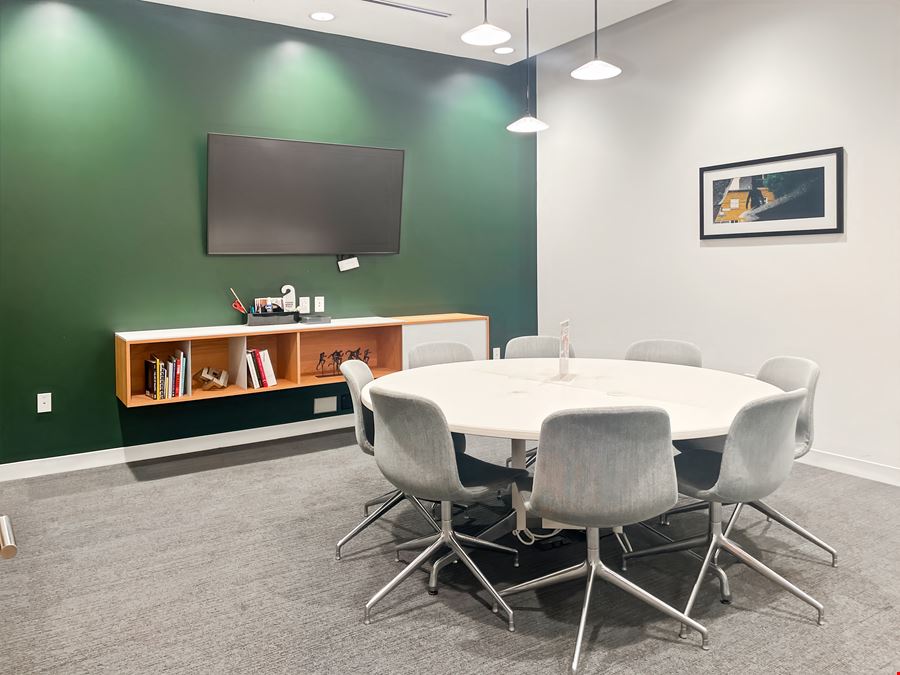 TX, Houston - Spaces Downtown Greenstreet