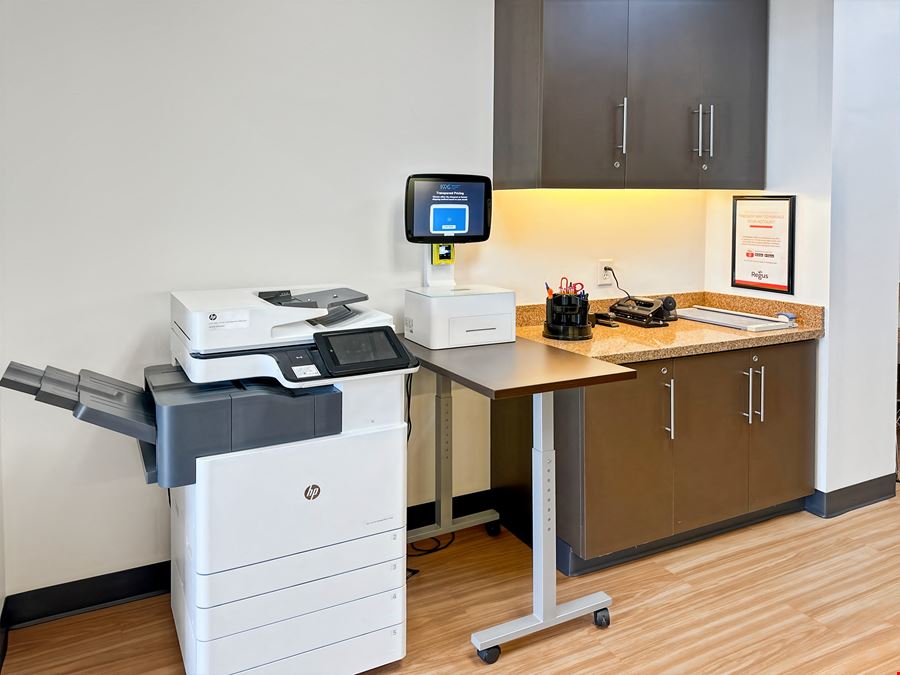 Winston-Salem - St. George Square