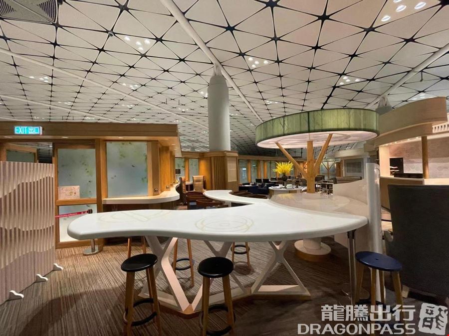 Hong Kong Airlines Lounge (Club Autus) Hong Kong International Airport Transfer Concourse