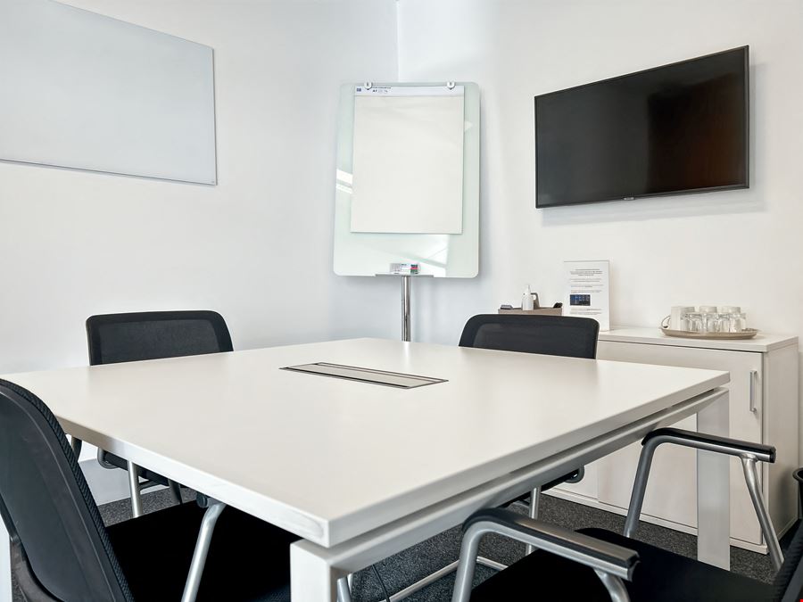 Regus - Mann Island