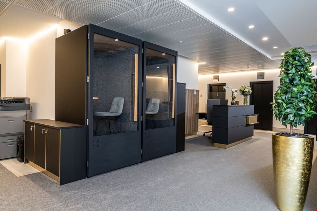 Satellite Office - Hotel de Banque