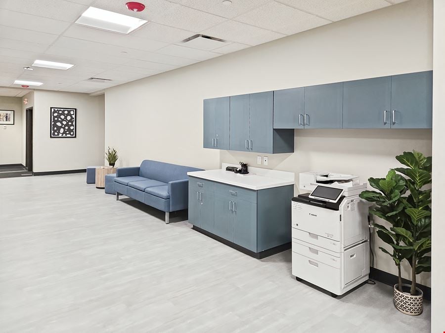 Regus - Appleton - W College Ave