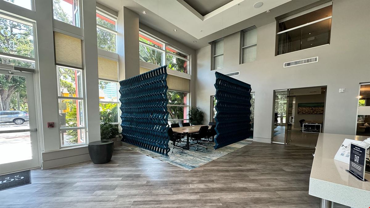 Apt CoWork at Cottonwood Bayview