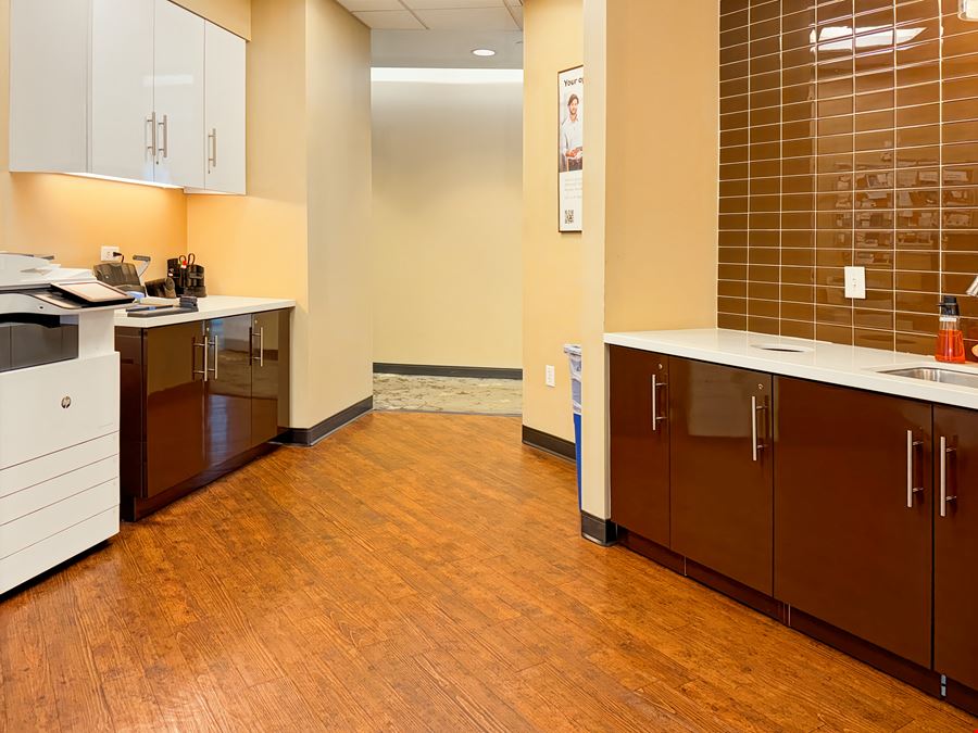 Regus - Hollywood – Presidential Circle