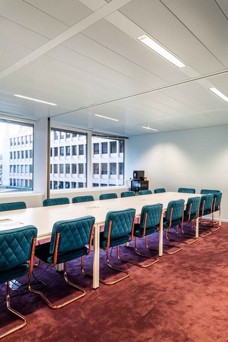 Silversquare  Louise