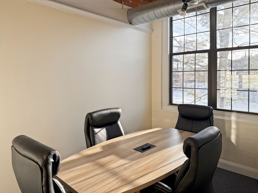 Regus - Tilton - W Main St