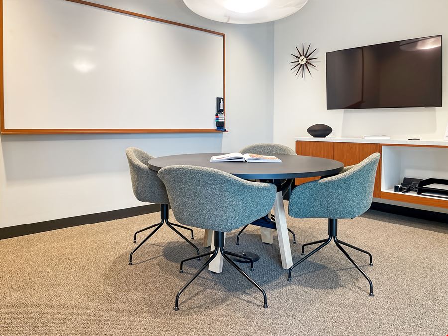 TX, Dallas - The Crescent