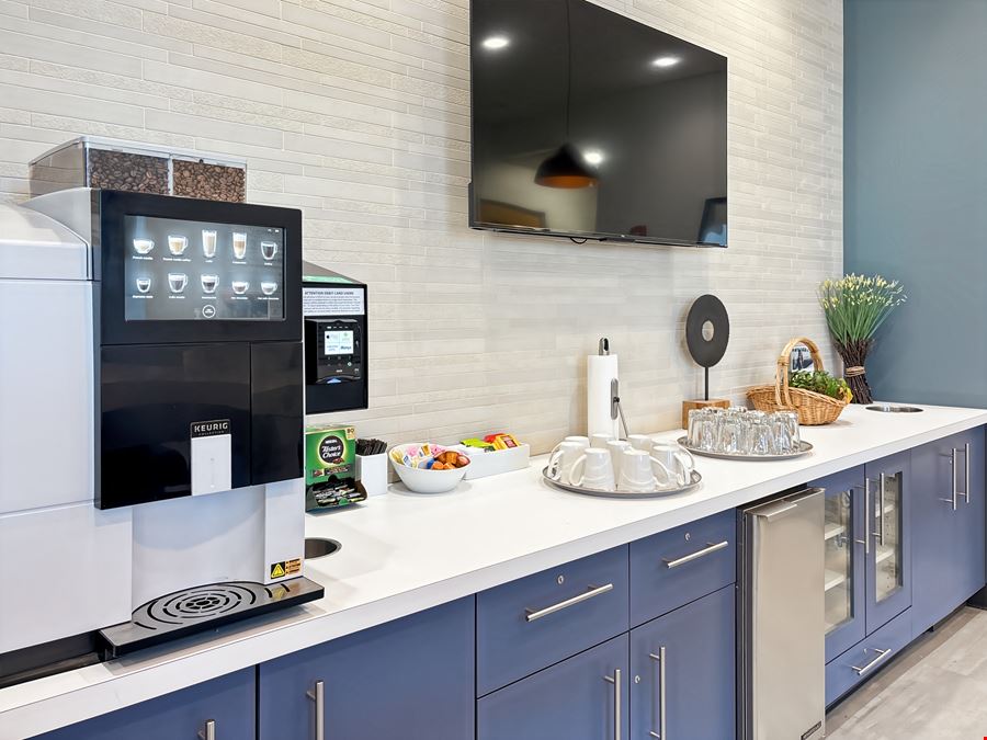 Regus - Naperville - Main Street Promenade