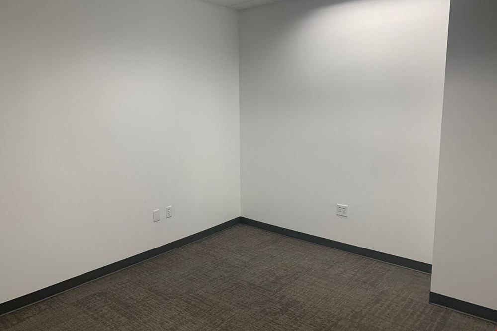 Workstyle Flexible Spaces - 1840 Pyramid Place