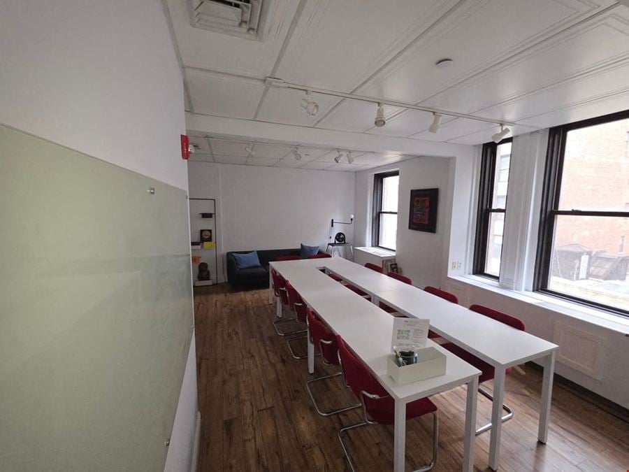 704-D: 10-Person Conference Room in Manhattan