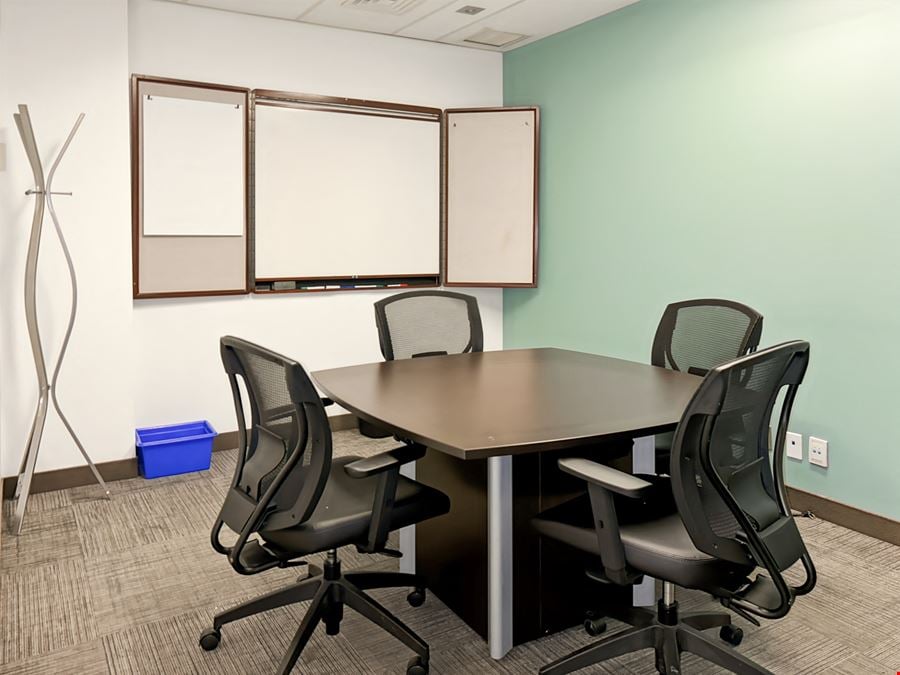 Regus - Montreal - Cathcart & McGill