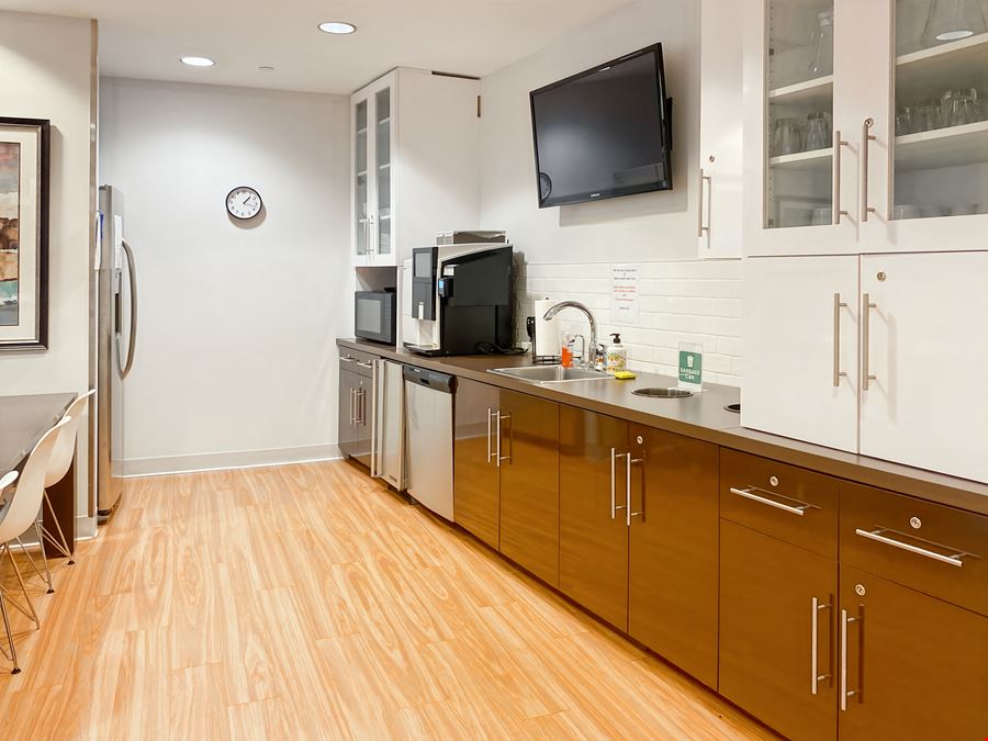 IL, Warrenville - Cantera