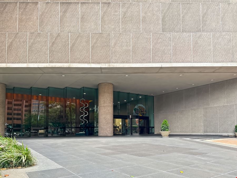 LA, New Orleans - St Charles and Poydras