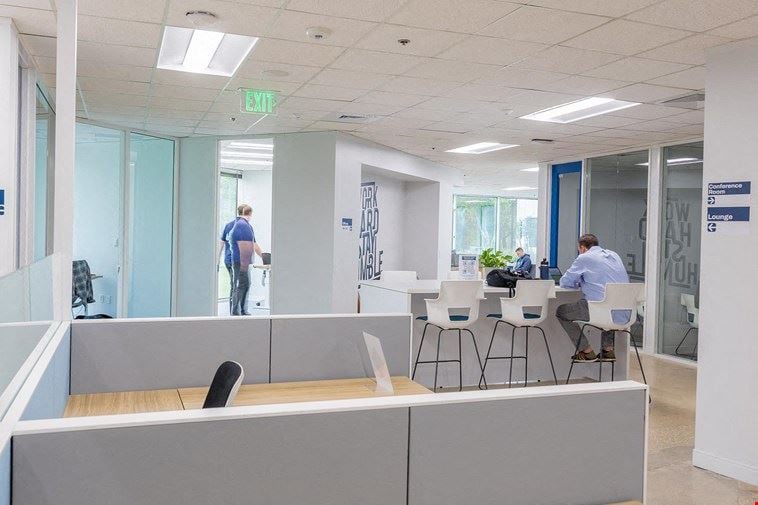 Expansive Coworking Lounge