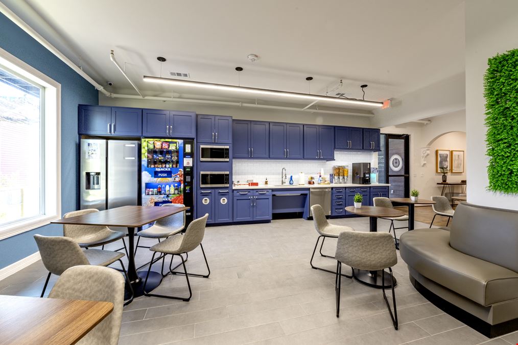 Urban Office - Heights Mansion