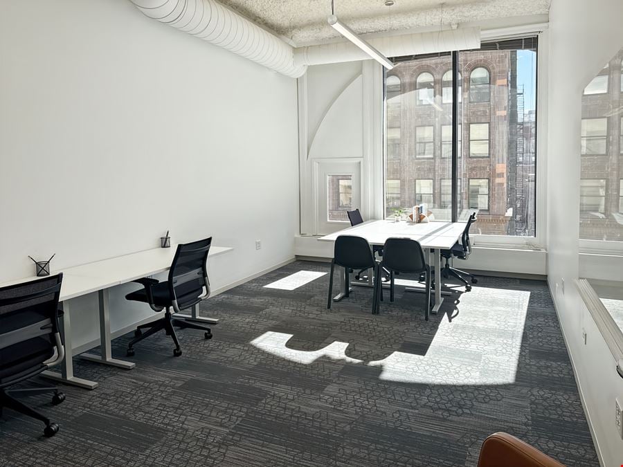 Spaces - Chicago- 1 N State Street
