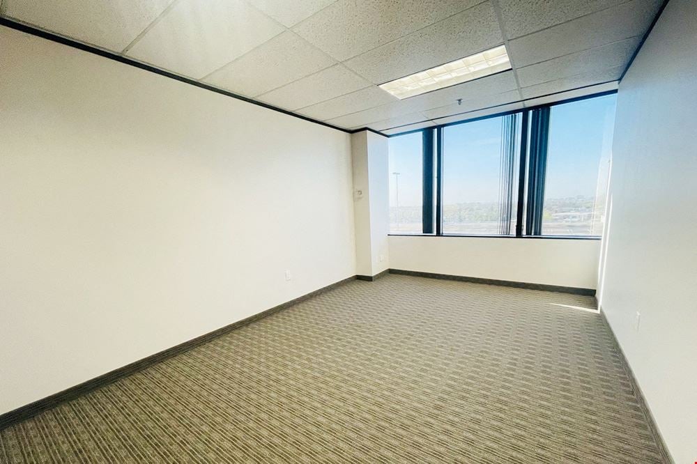 8330-8360 Lyndon B Johnson Fwy