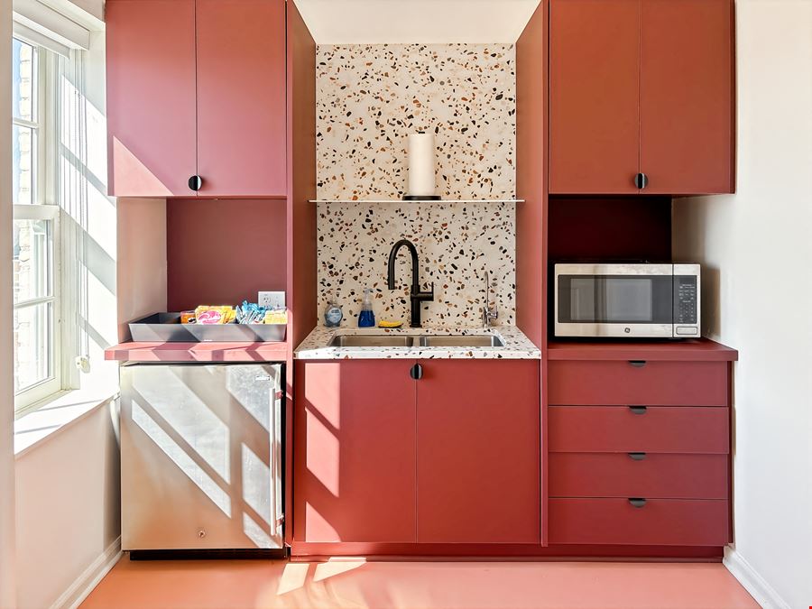 NE, Omaha - 2027 Dodge St