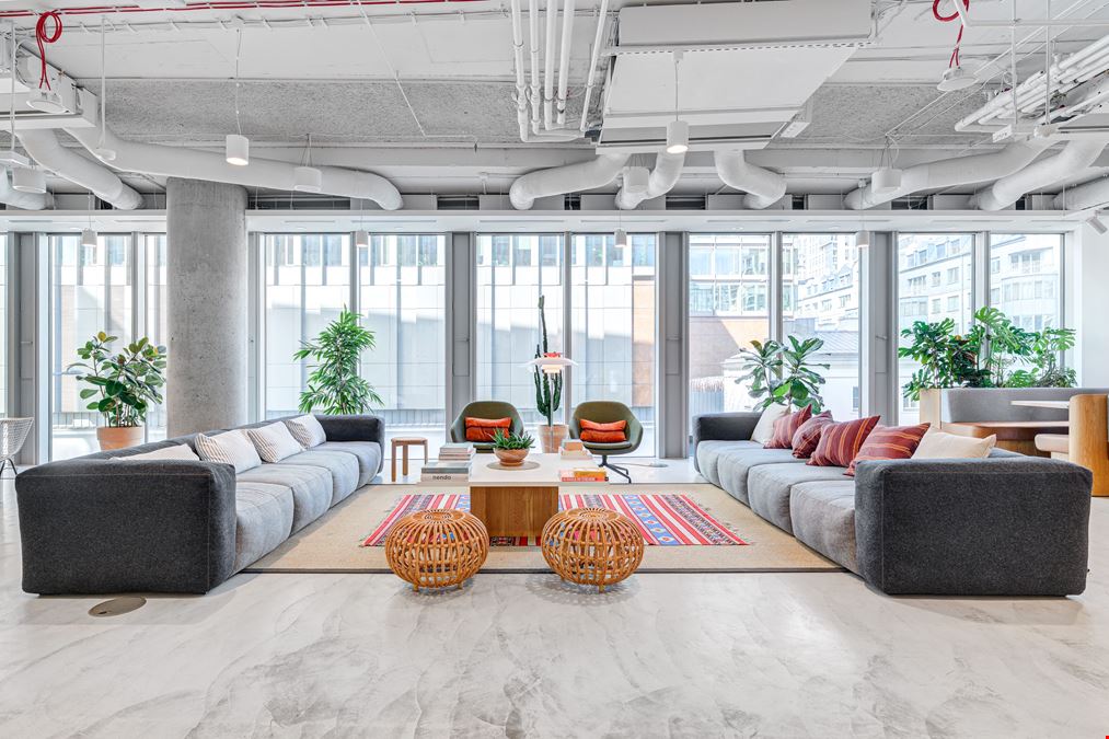 WeWork - Mennica Towers