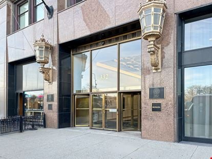 IL, Chicago - 332 S Michigan Avenue