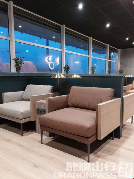 Preview of Prima Vista Lounge Rotterdam Airport Main Terminal Coworking space for Rent in Rotterdam