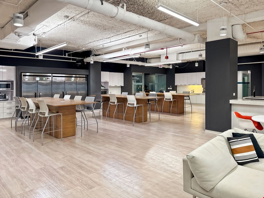 Spaces - Chicago- 1 N State Street