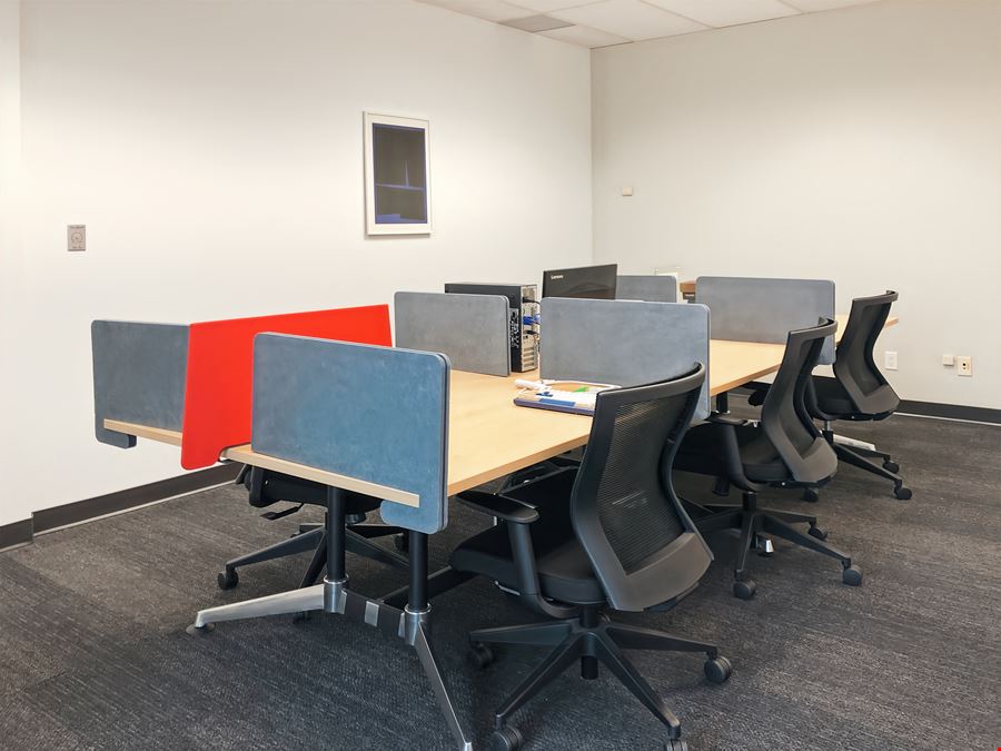 BC, Richmond - Commerce Court