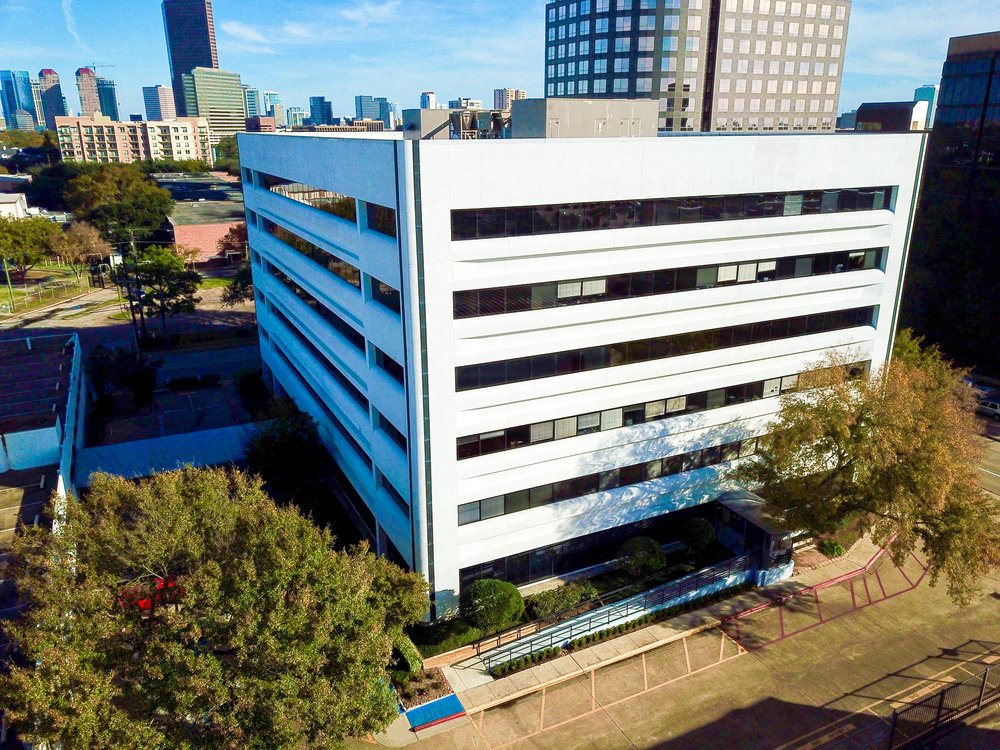 Shared workspaces at Avalon Suites - Galleria 5850 San Felipe Street ...
