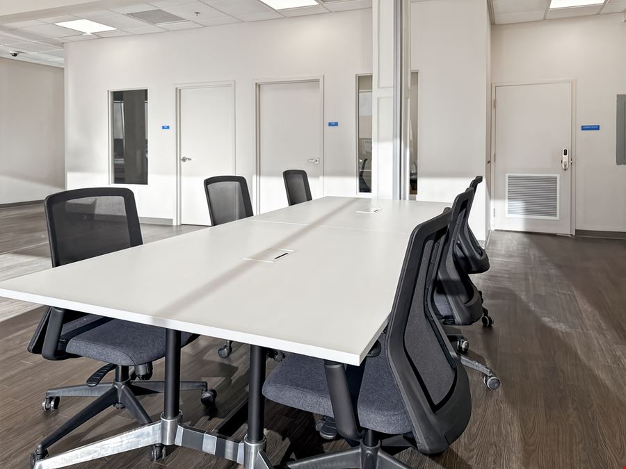 WV, Charleston - Quarrier St