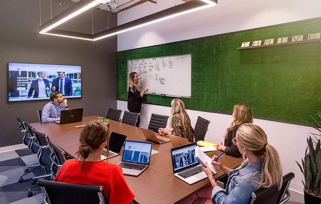 Bizhaus - Costa Mesa