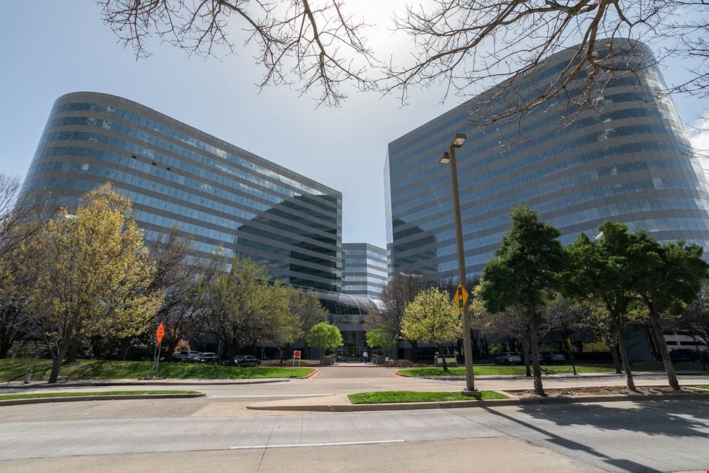 TX, Addison - Spaces The Colonnade