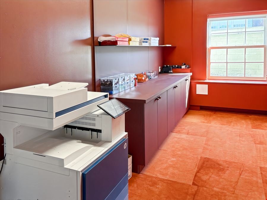 NE, Omaha - 2027 Dodge St